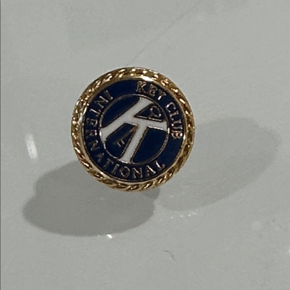 Kiwanis Key Ckub International Pin